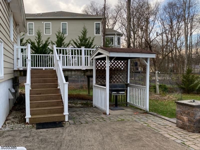 264 Malapardis Road Morris Plains, NJ 07950 - Photo 14 of 16