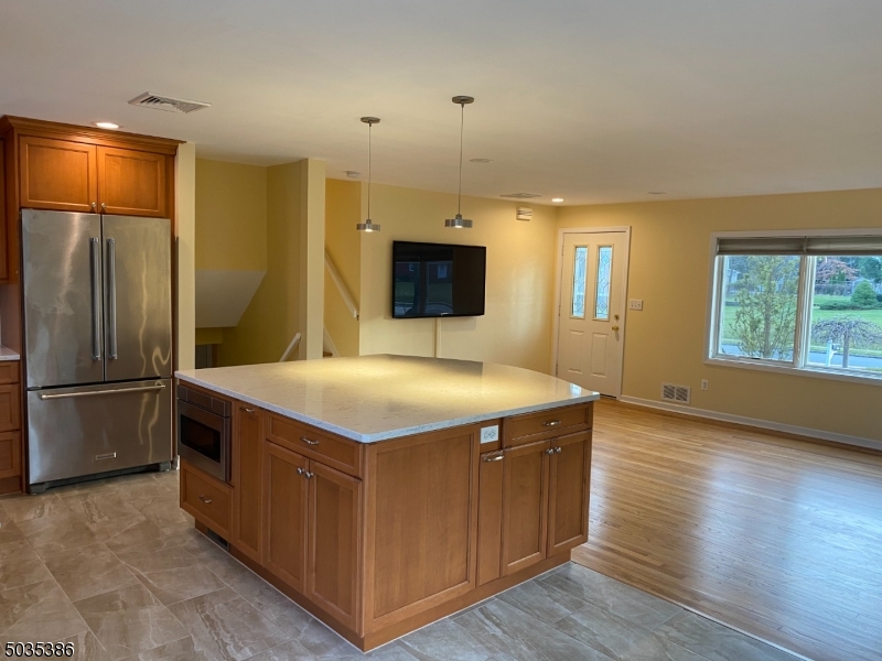 264 Malapardis Road Morris Plains, NJ 07950 - Photo 3 of 16