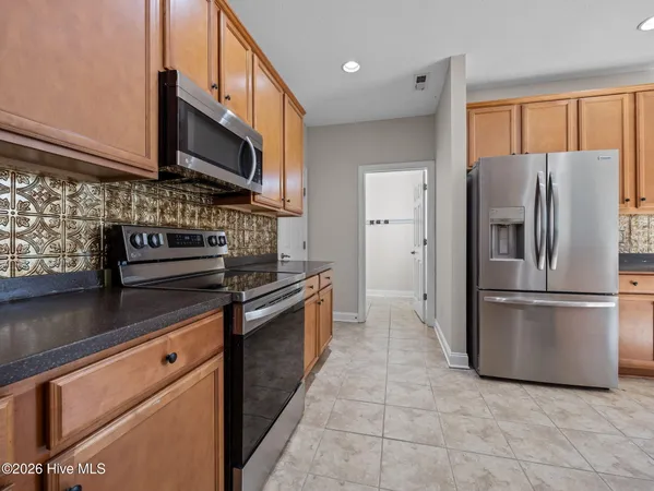 $375,000 | 118 Farmington Drive, Richlands, NC 28574