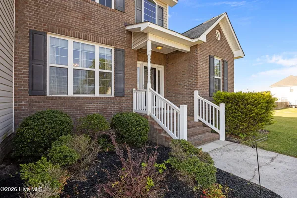 $375,000 | 118 Farmington Drive, Richlands, NC 28574