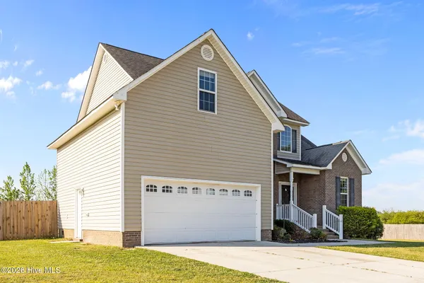 $375,000 | 118 Farmington Drive, Richlands, NC 28574