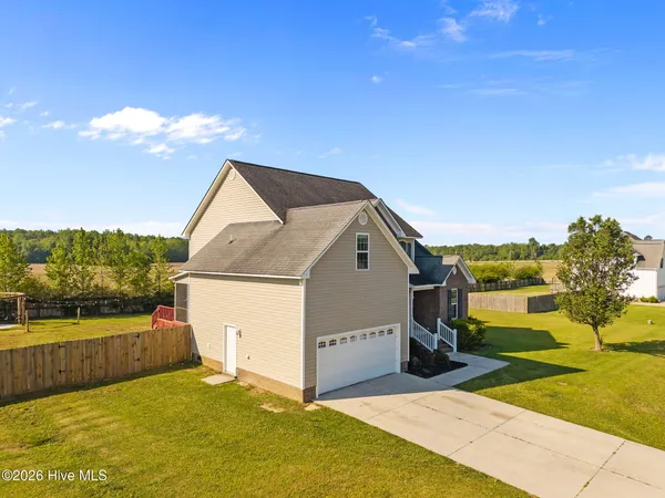 $375,000 | 118 Farmington Drive, Richlands, NC 28574