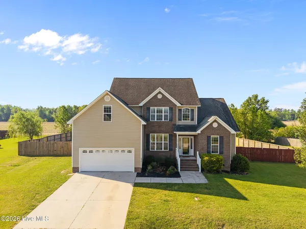 $375,000 | 118 Farmington Drive, Richlands, NC 28574