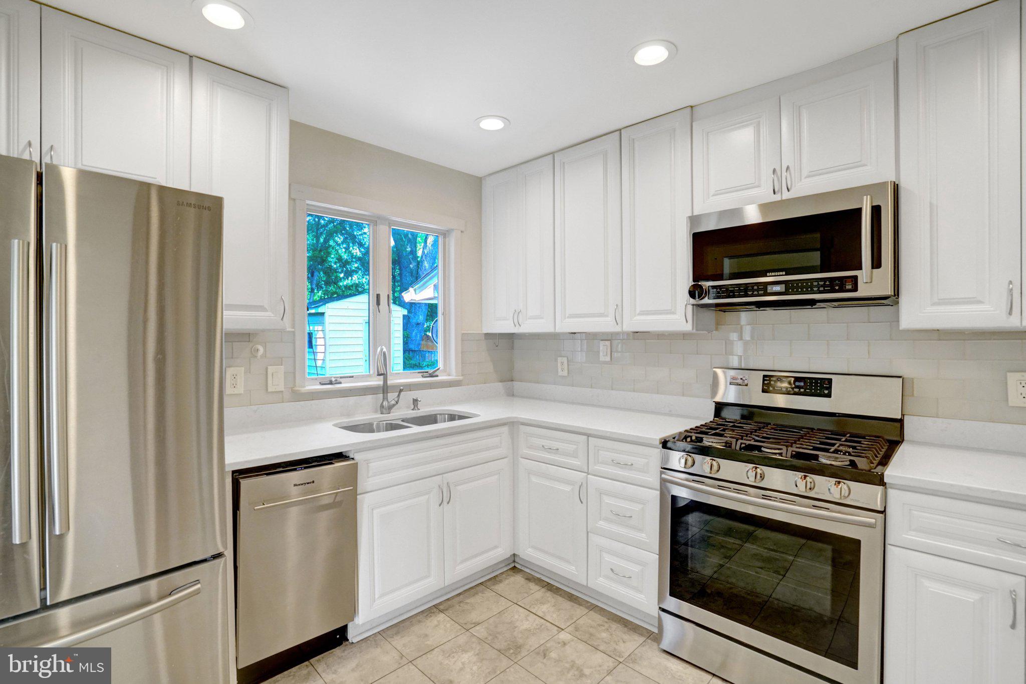 8015 New Market Road Alexandria, VA 22308 - Photo 12 of 41 Kitchen