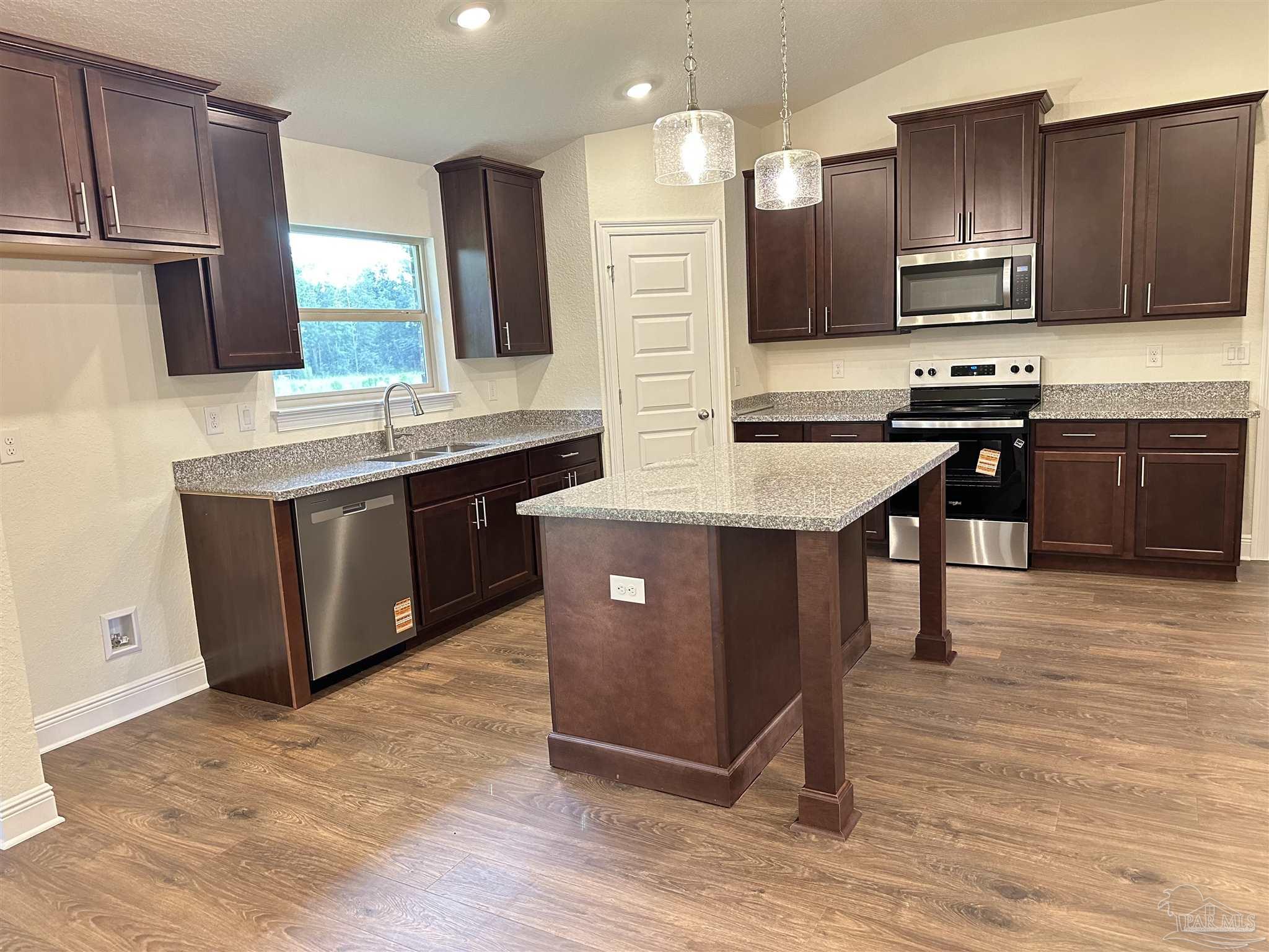 5202 Barnett Road Milton, FL 32583 - Photo 11 of 15 Pics of another home/same plan. Colors will vary.