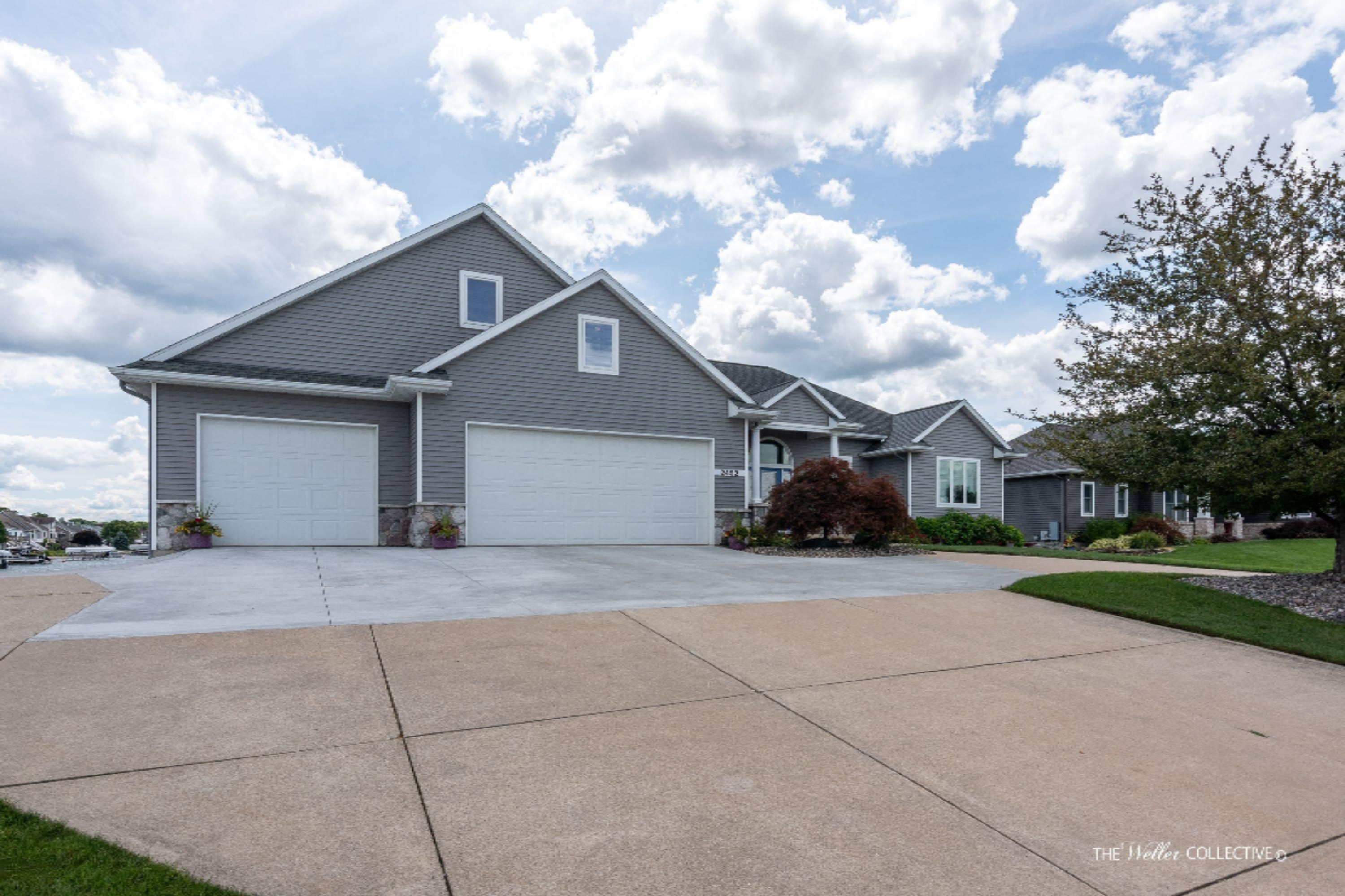 2452 Fillmore Street Jenison, MI 49428 - Photo 4 of 75 Front Driveway