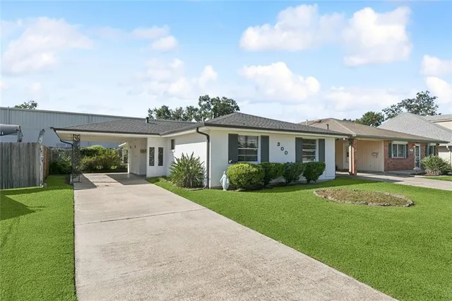 $209,000 | 300 Sophia Street, River Ridge, LA 70123