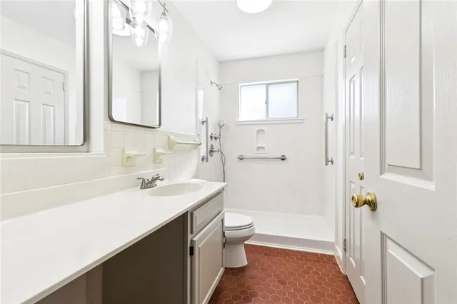 $209,000 | 300 Sophia Street, River Ridge, LA 70123