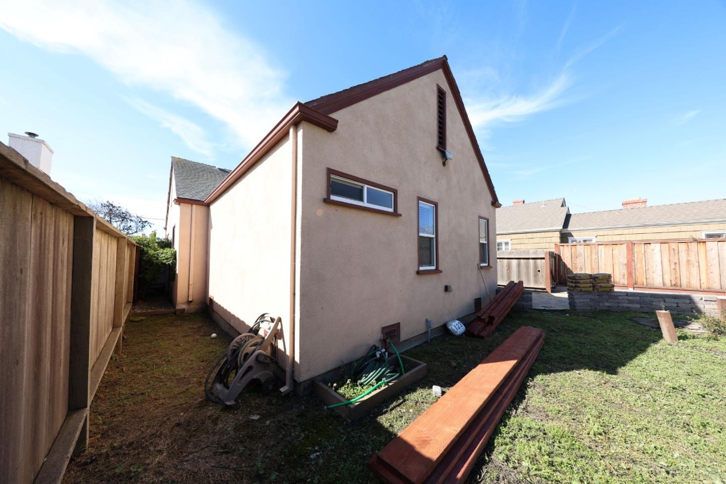 123 Chestnut Street Salinas, CA 93901 - Photo 21 of 25 a backyard of a house