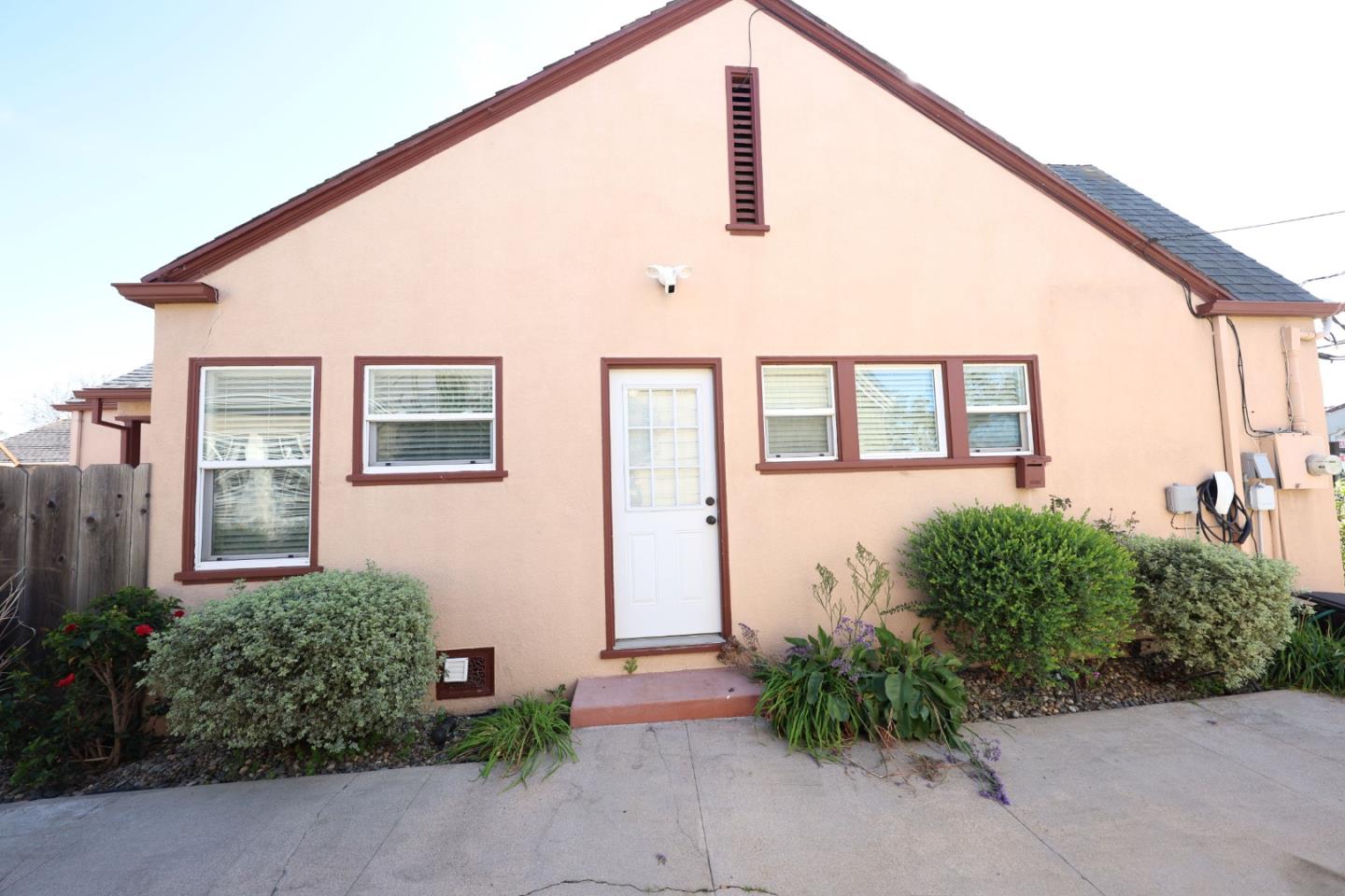 123 Chestnut Street Salinas, CA 93901 - Photo 23 of 25 a house view with a outdoor space
