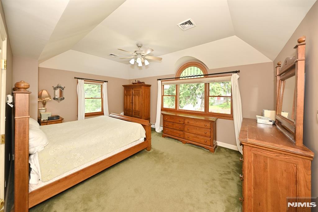 8 Myrtle Street Montvale, NJ 07645 - Photo 23 of 38
