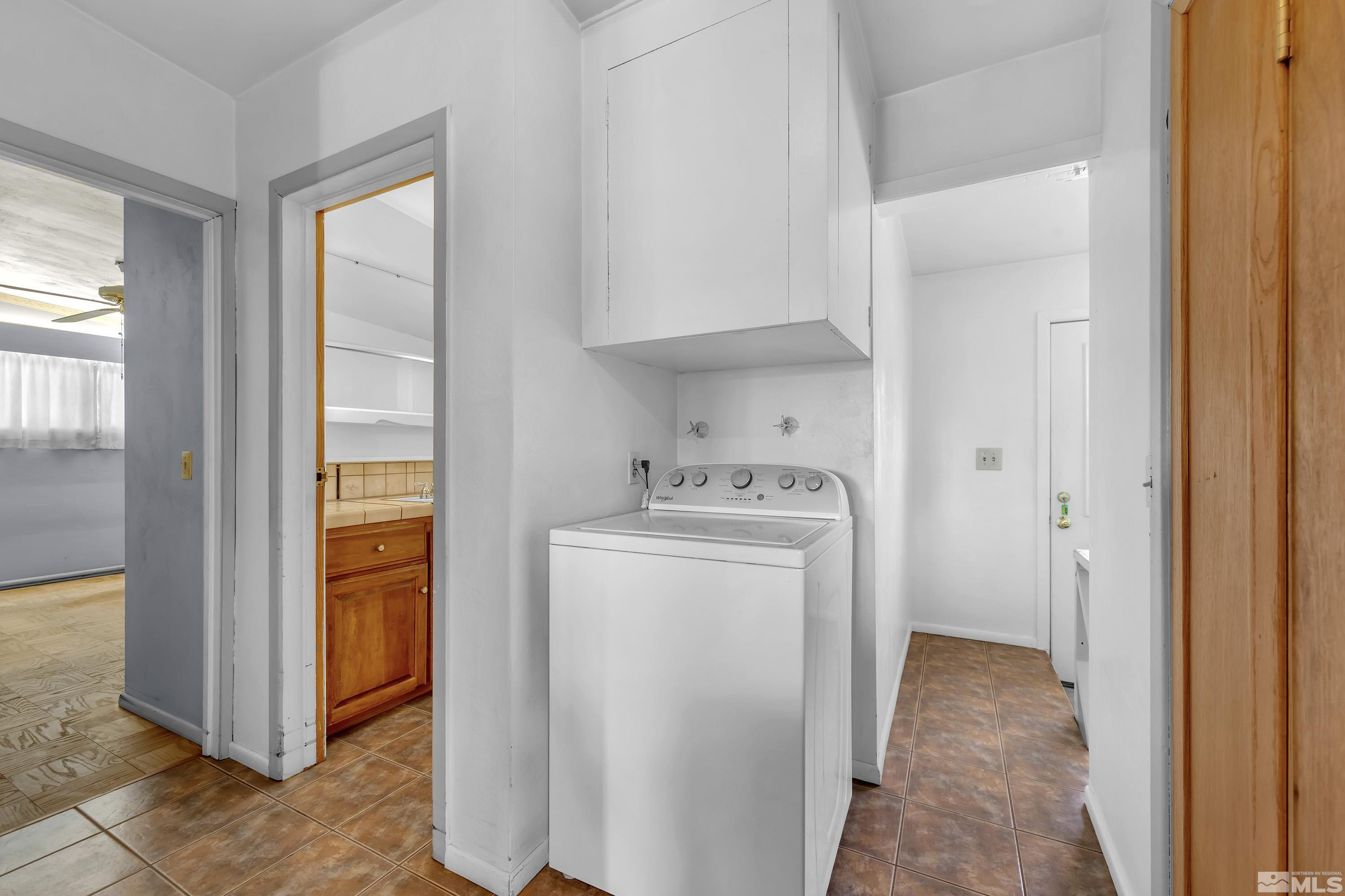 1275 Washington Street Reno, NV 89503 - Photo 11 of 37 a utility room with dryer and washer
