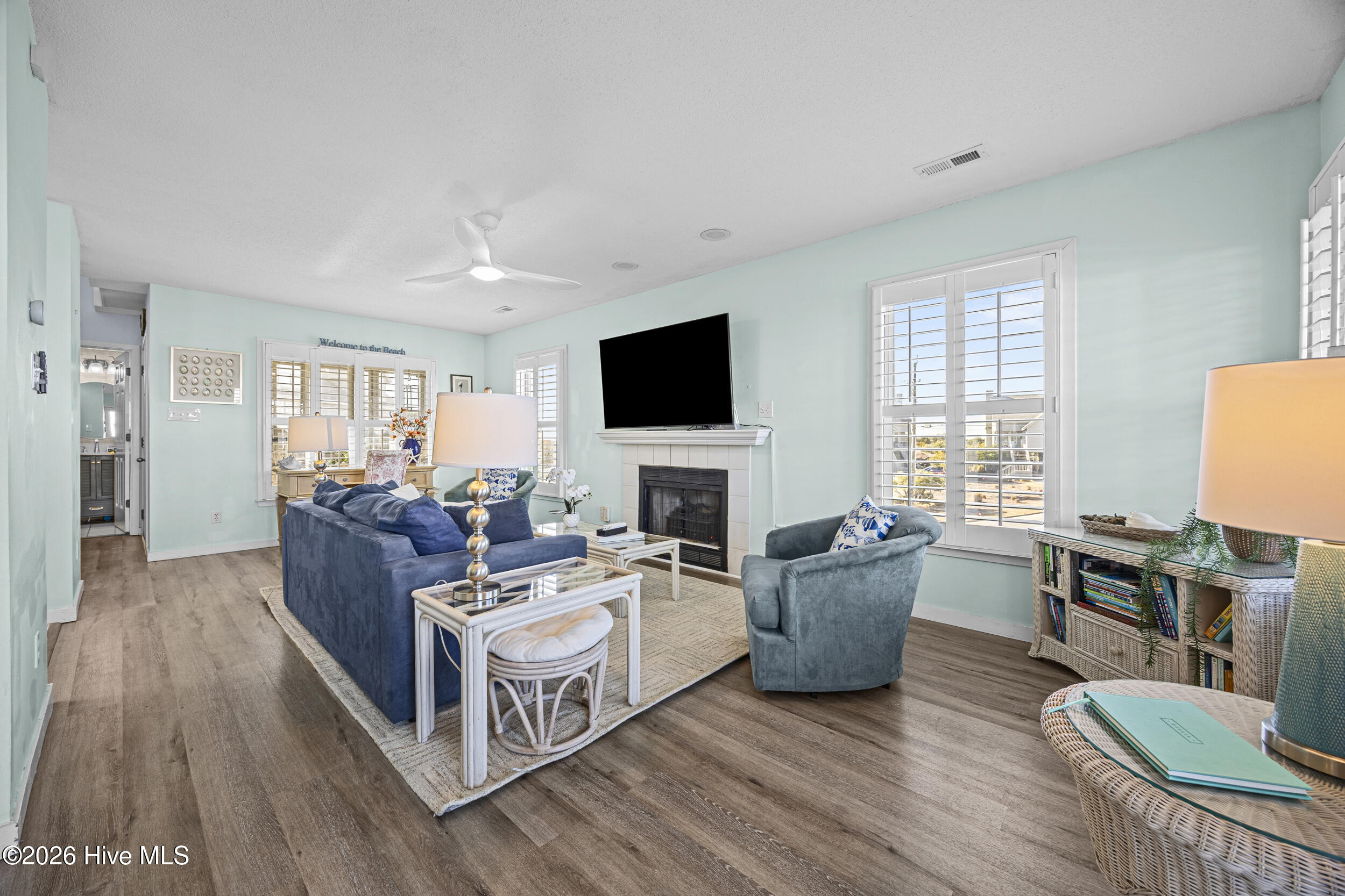 2123 Inlet Avenue, Unit B Topsail Beach, NC 28445 - Photo 13 of 58 19_living room