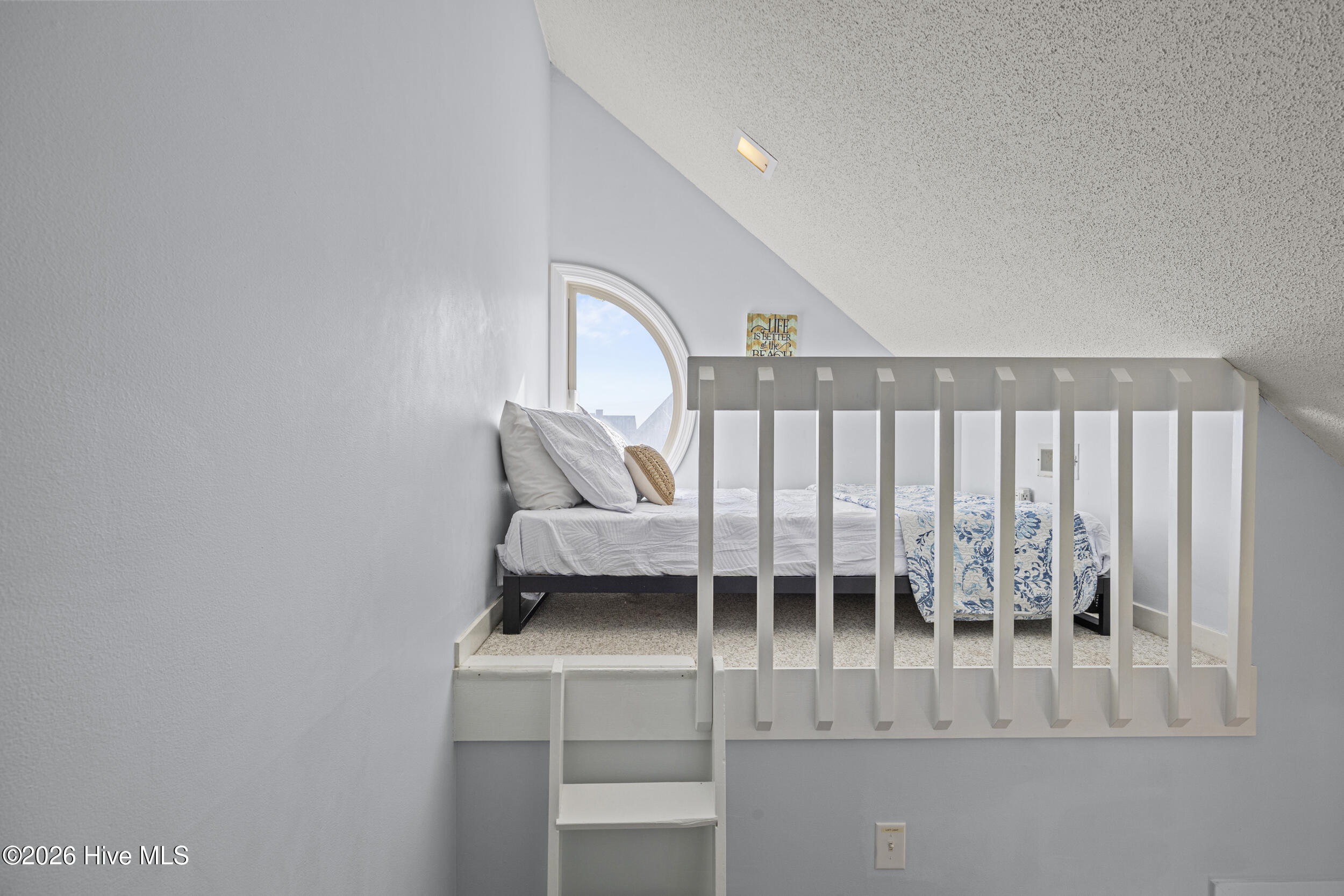 2123 Inlet Avenue, Unit B Topsail Beach, NC 28445 - Photo 20 of 58 27_bedroom