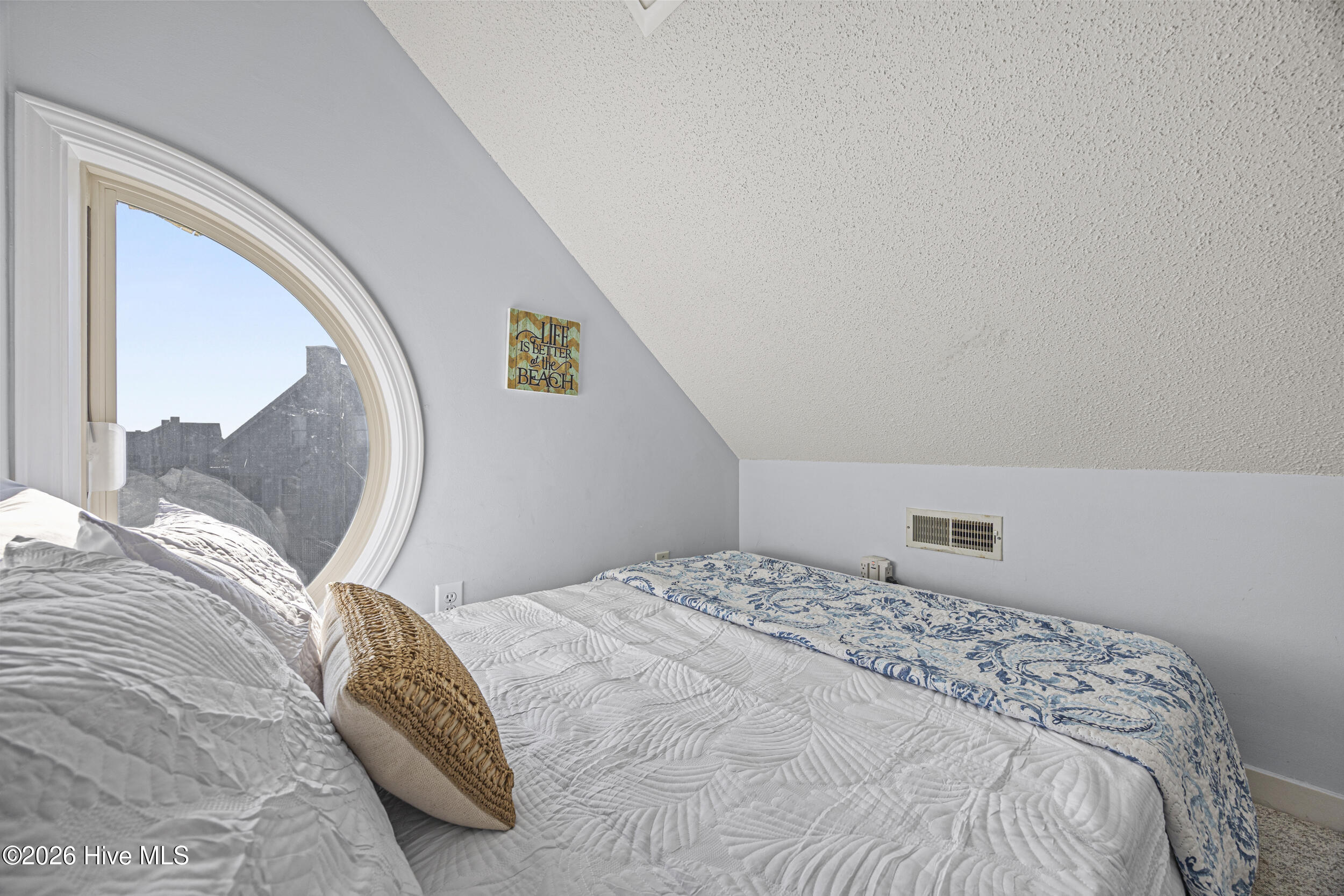 2123 Inlet Avenue, Unit B Topsail Beach, NC 28445 - Photo 32 of 58 40_bedroom