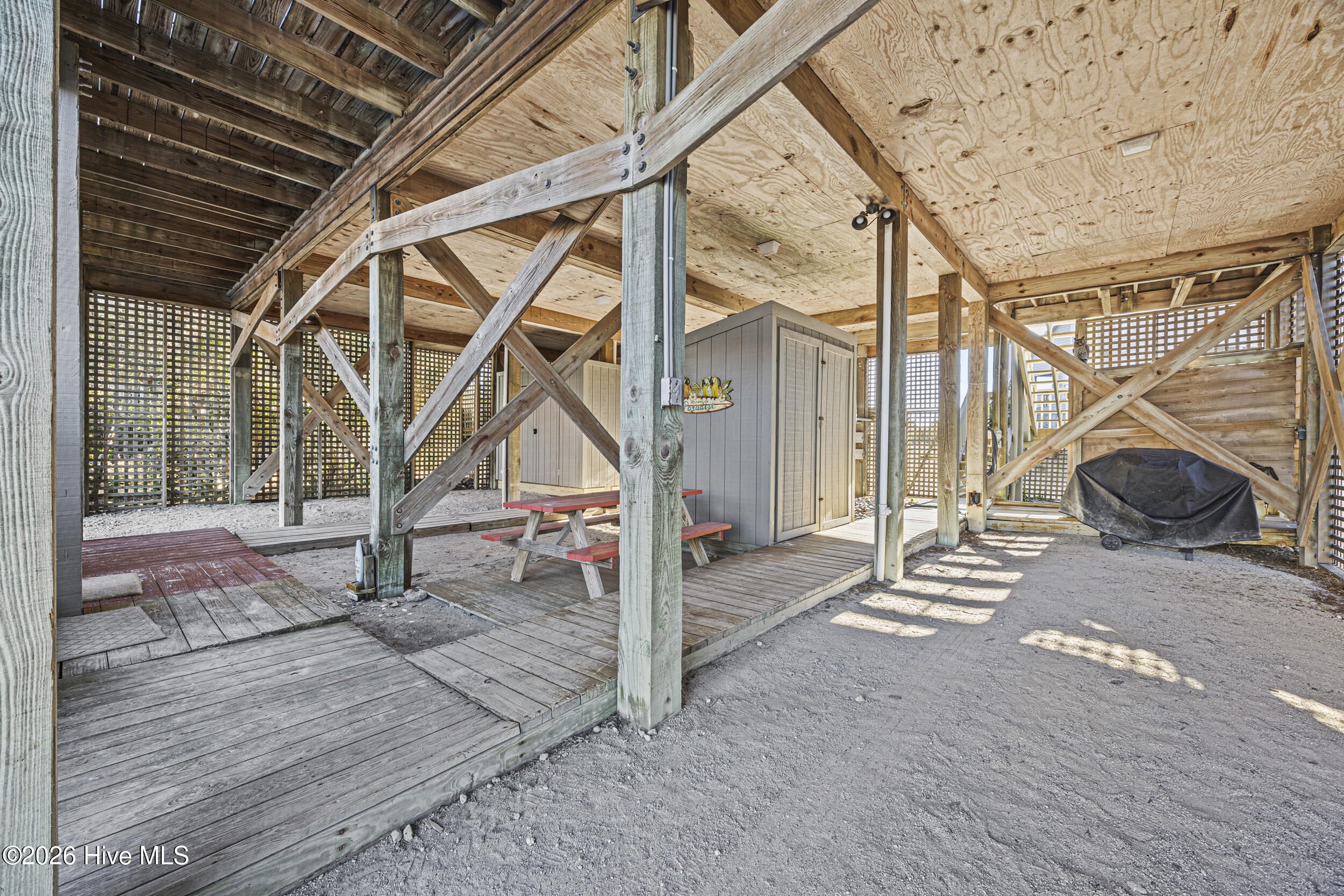 2123 Inlet Avenue, Unit B Topsail Beach, NC 28445 - Photo 38 of 58 47_covered patio