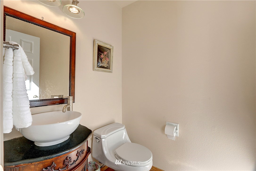2432 Southeast 8th Place Renton, WA 98057 - Photo 13 of 25