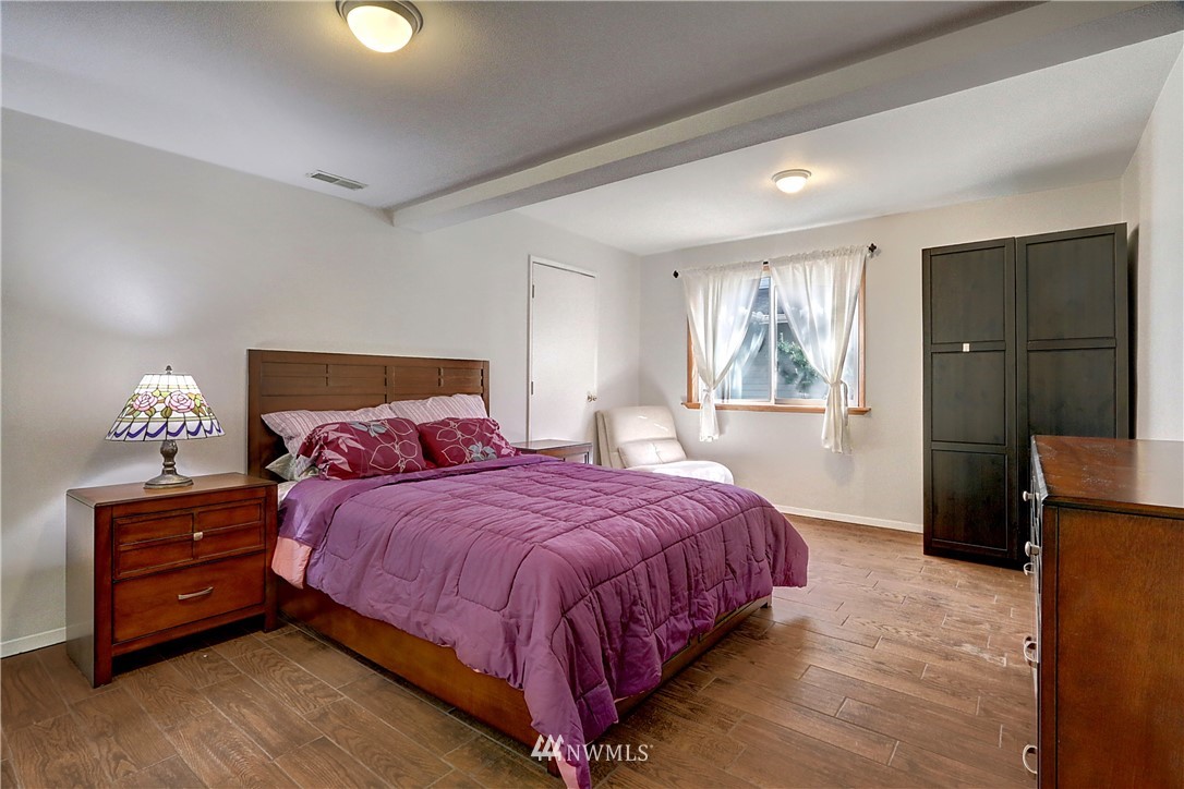 2432 Southeast 8th Place Renton, WA 98057 - Photo 18 of 25