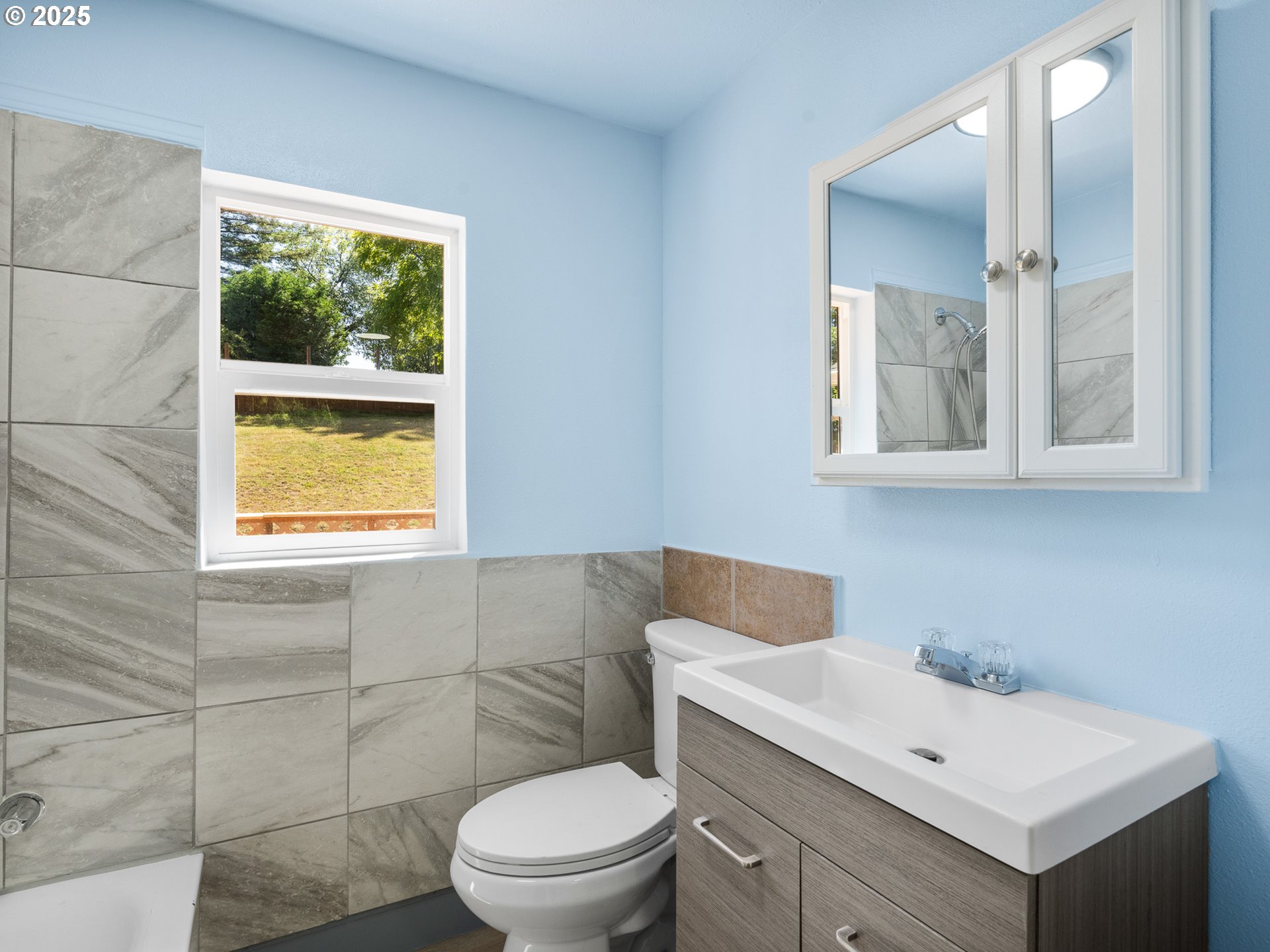 3946 Southwest Cullen Boulevard Portland, OR 97221 - Photo 11 of 19