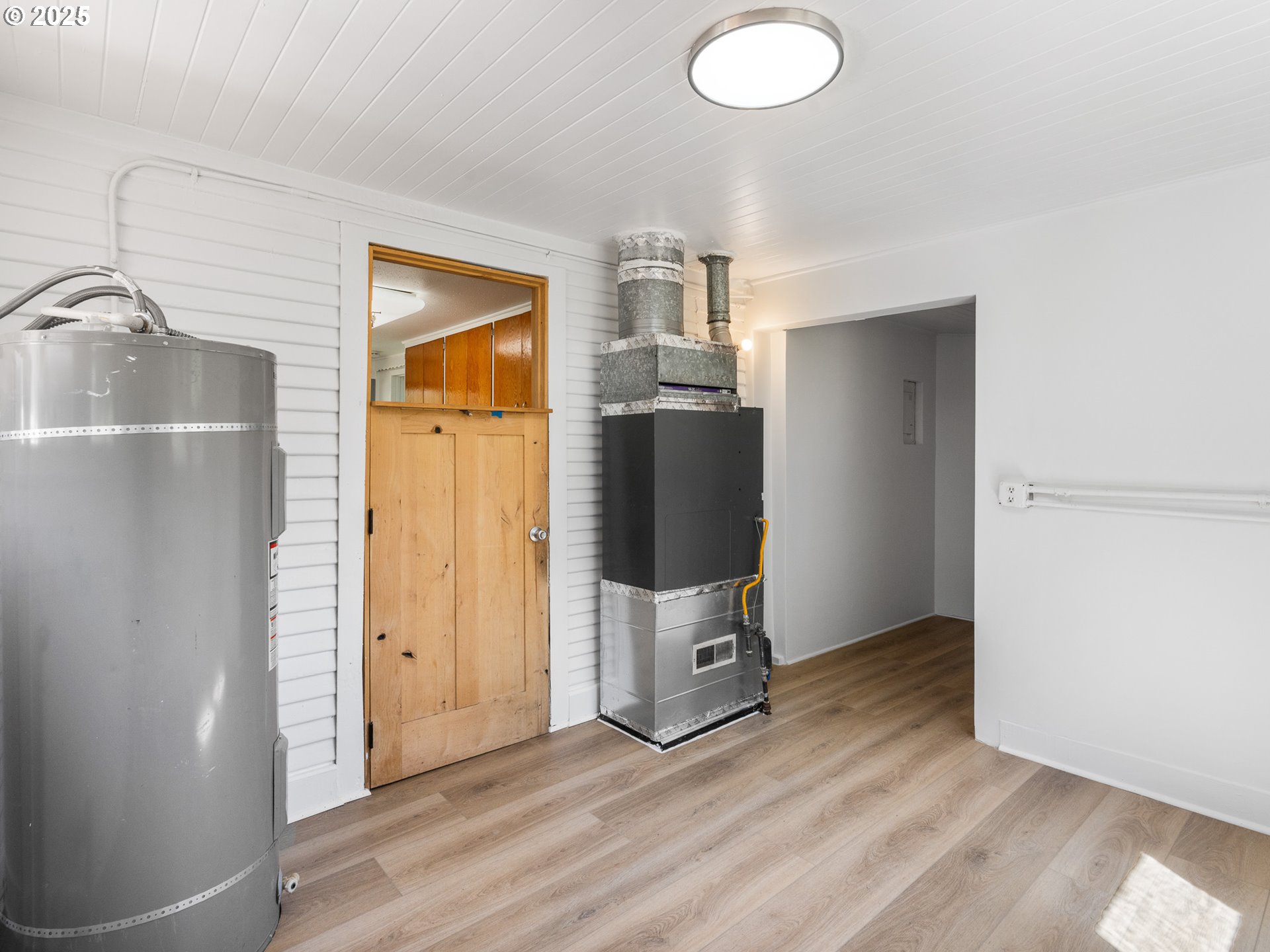 3946 Southwest Cullen Boulevard Portland, OR 97221 - Photo 15 of 19