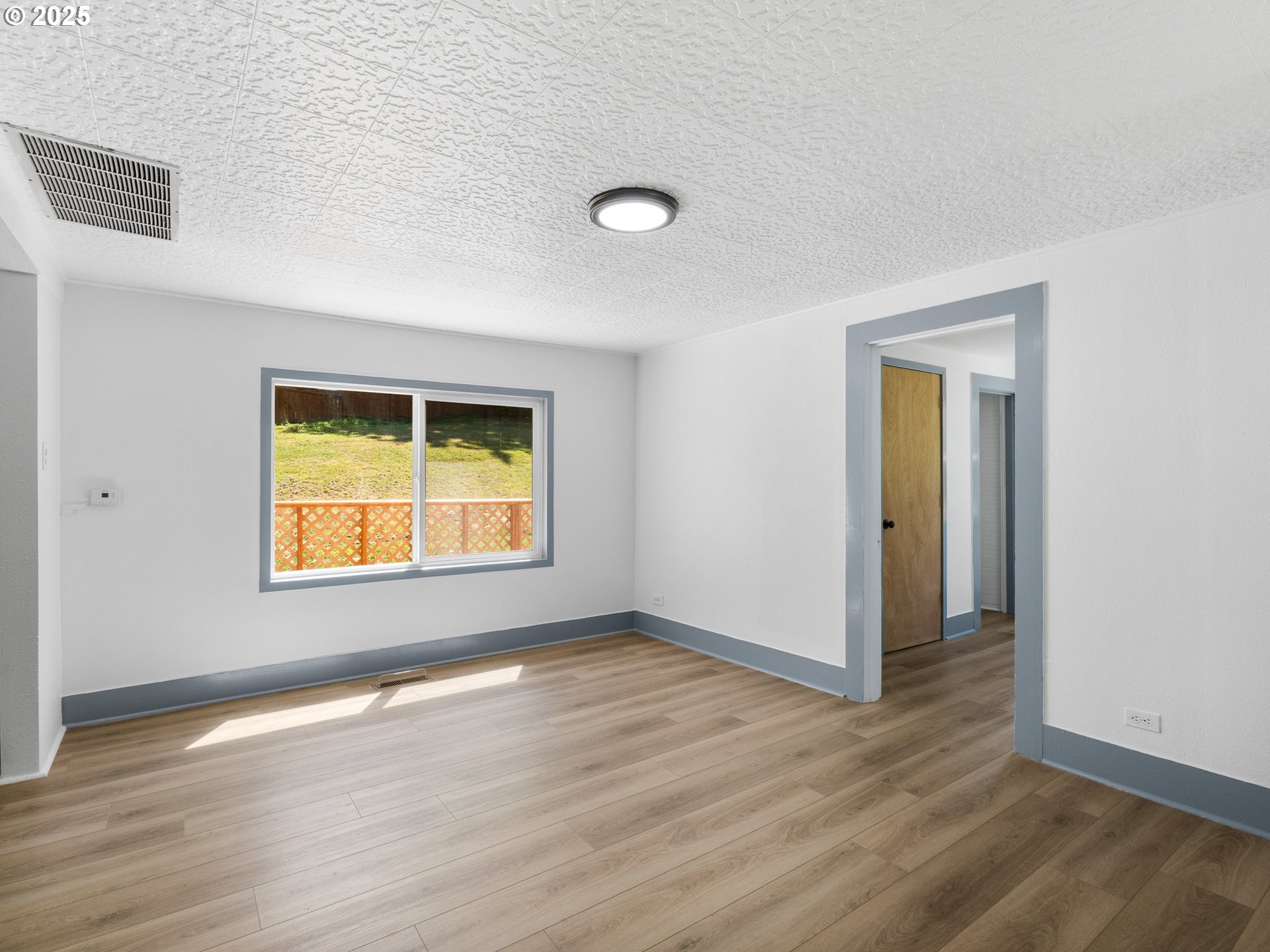 3946 Southwest Cullen Boulevard Portland, OR 97221 - Photo 4 of 19