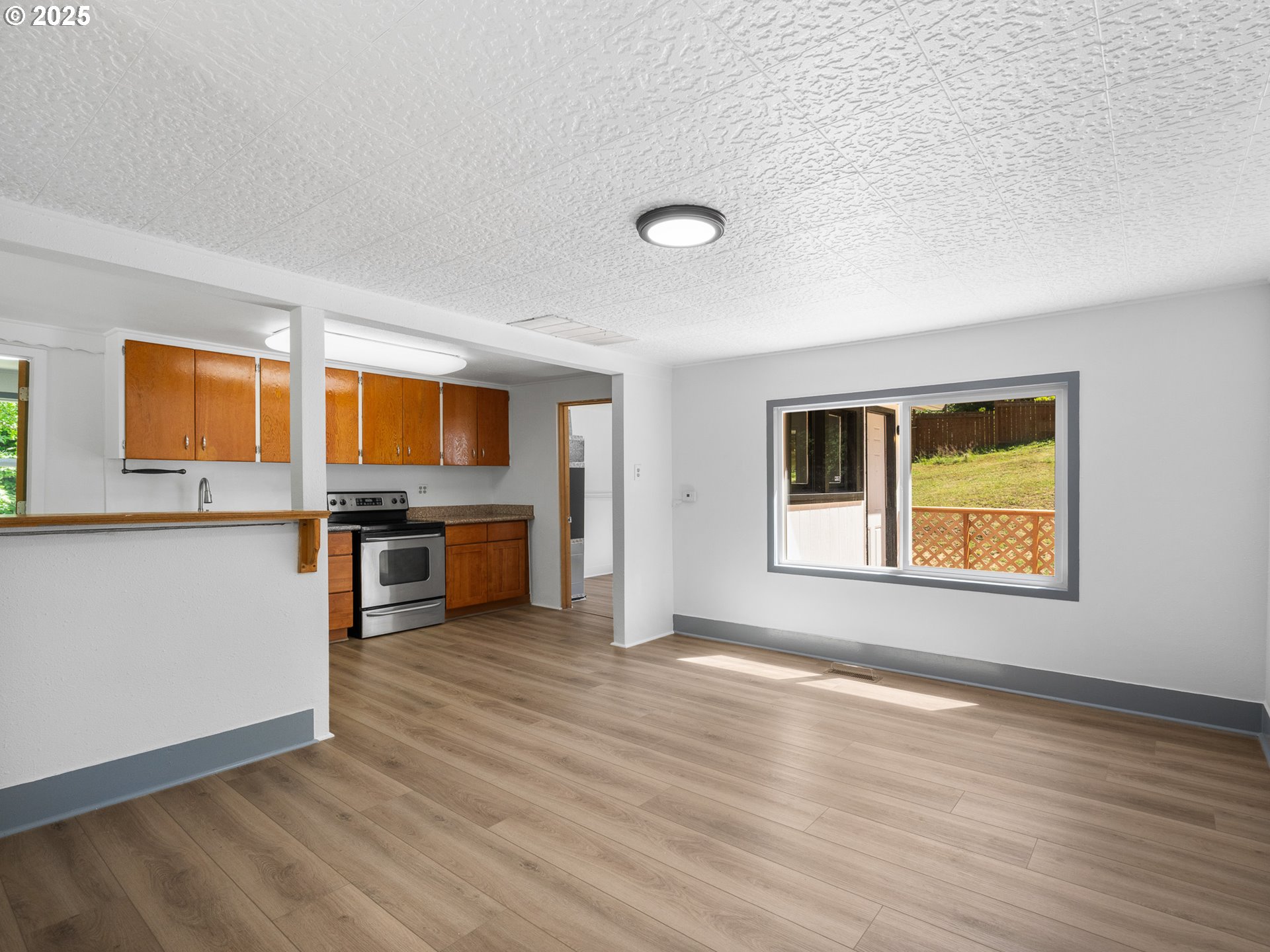 3946 Southwest Cullen Boulevard Portland, OR 97221 - Photo 5 of 19