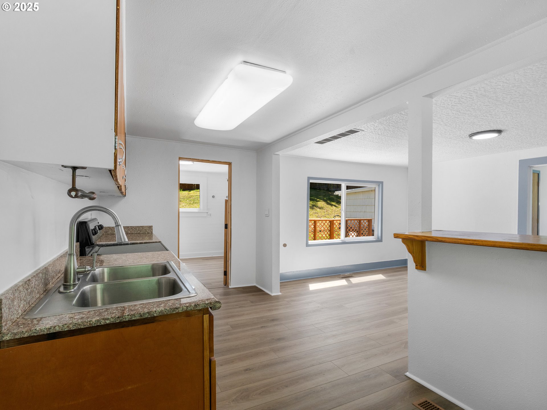 3946 Southwest Cullen Boulevard Portland, OR 97221 - Photo 8 of 19