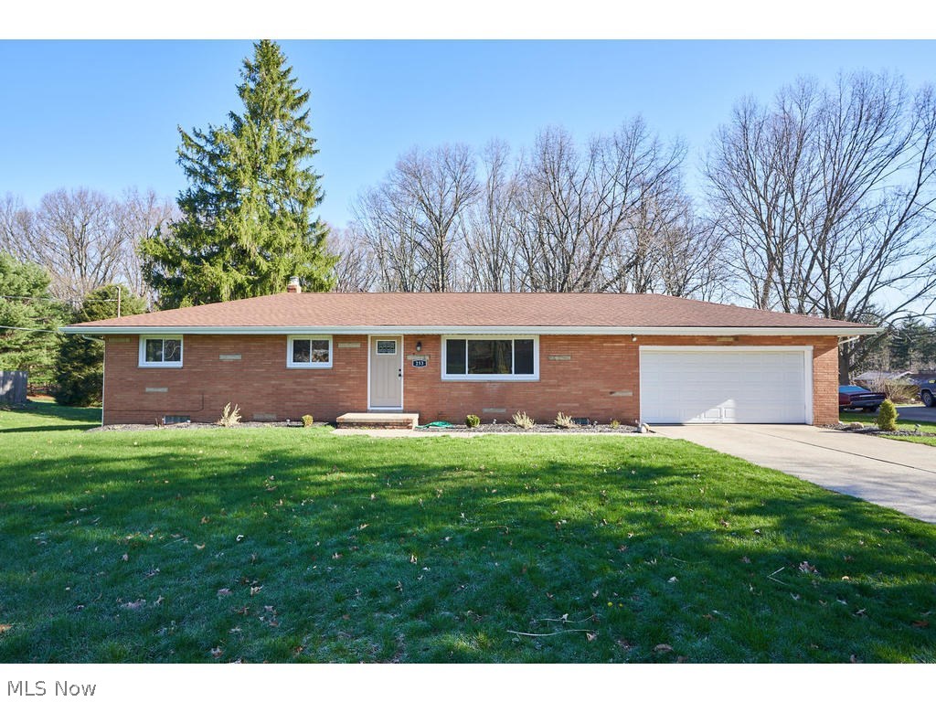 253 Moore Road Akron, OH 44319 - Photo 1 of 18