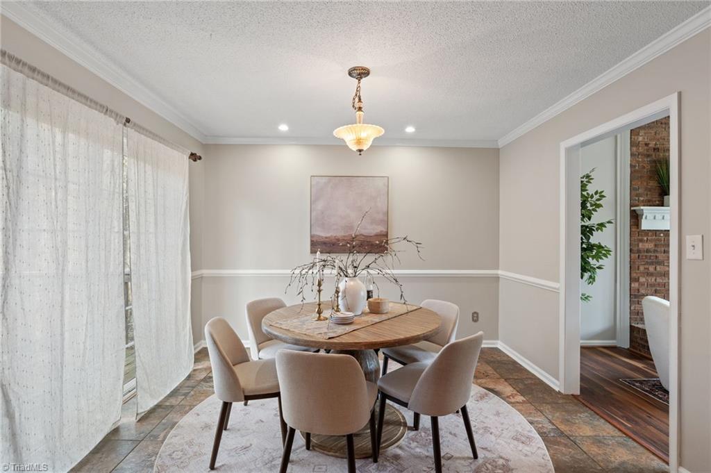 6005 Hunters Ridge Court Lexington, NC 27295 - Photo 9 of 33