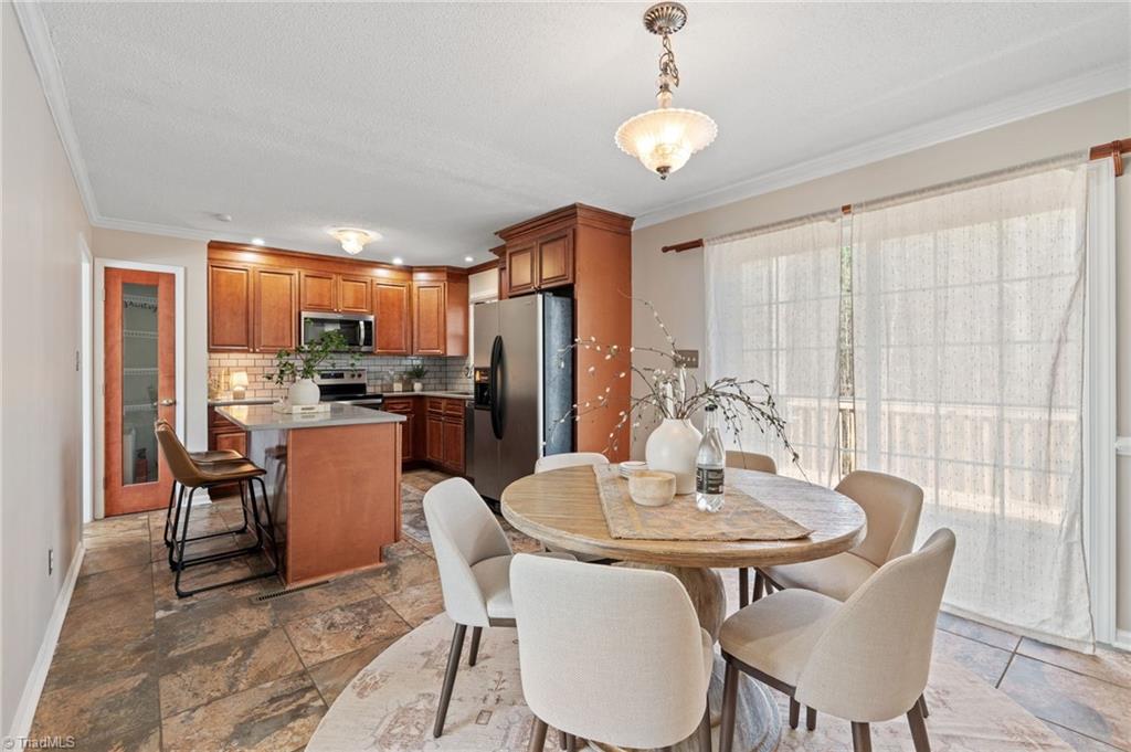 6005 Hunters Ridge Court Lexington, NC 27295 - Photo 10 of 33