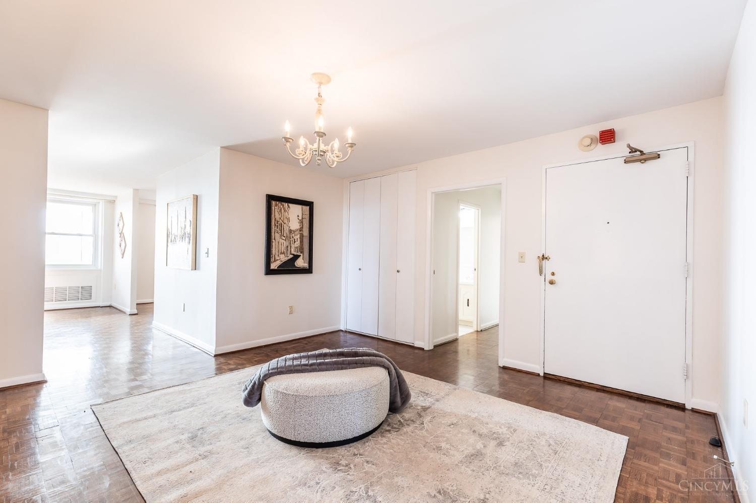 2444 Madison Road, Unit 1702 Cincinnati, OH 45208 - Photo 3 of 48