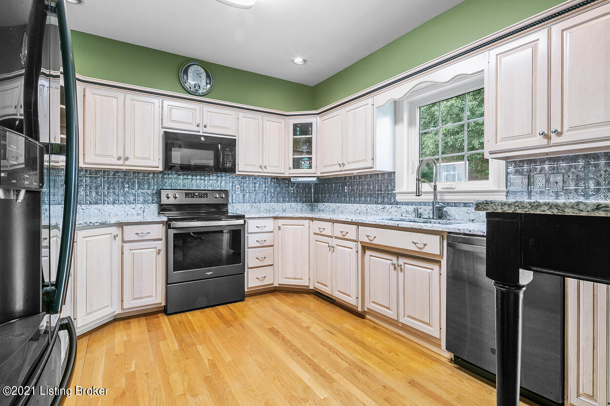 13507 Hunters Ridge Court Prospect, KY 40059 - Photo 12 of 45 12