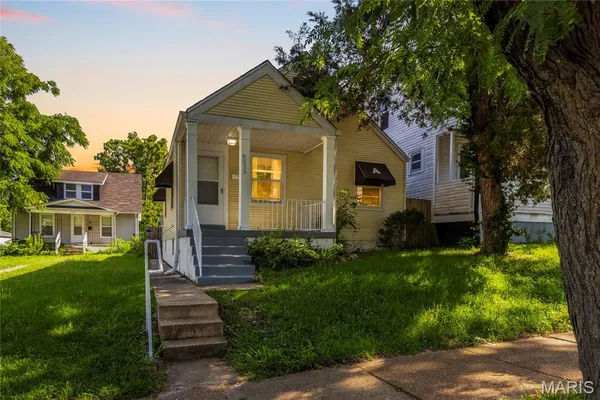 $172,000 | 6539 Etzel Avenue, University City, MO 63130