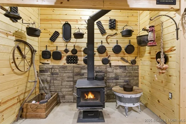 $574,900 | 111 Manning Drive, Eldon, MO 65026