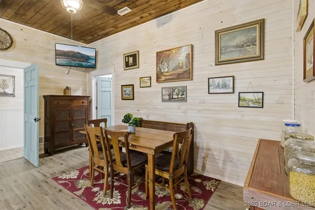 $574,900 | 111 Manning Drive, Eldon, MO 65026