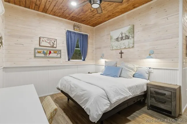 $574,900 | 111 Manning Drive, Eldon, MO 65026