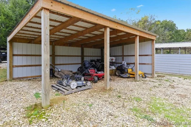 $574,900 | 111 Manning Drive, Eldon, MO 65026