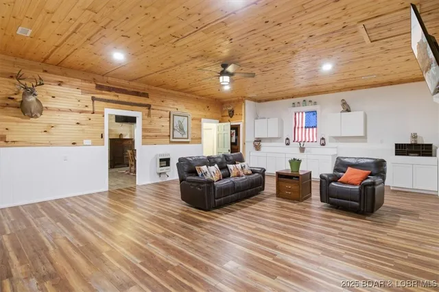 $574,900 | 111 Manning Drive, Eldon, MO 65026