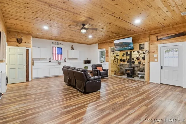 $574,900 | 111 Manning Drive, Eldon, MO 65026