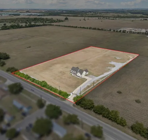 $799,999 | 821 Silent Valley Road, Lockhart, TX 78644