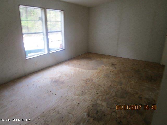 45072 Bismark Road Callahan, FL 32011 - Photo 8 of 39 an empty room with a window