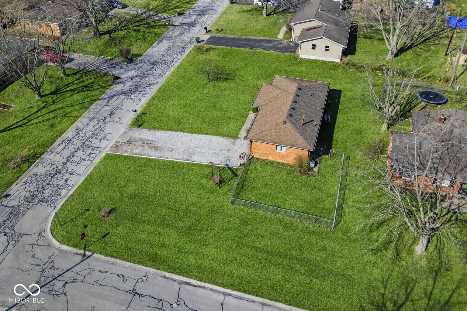 139 Hopkins Road Indianapolis, IN 46229 - Photo 2 of 28