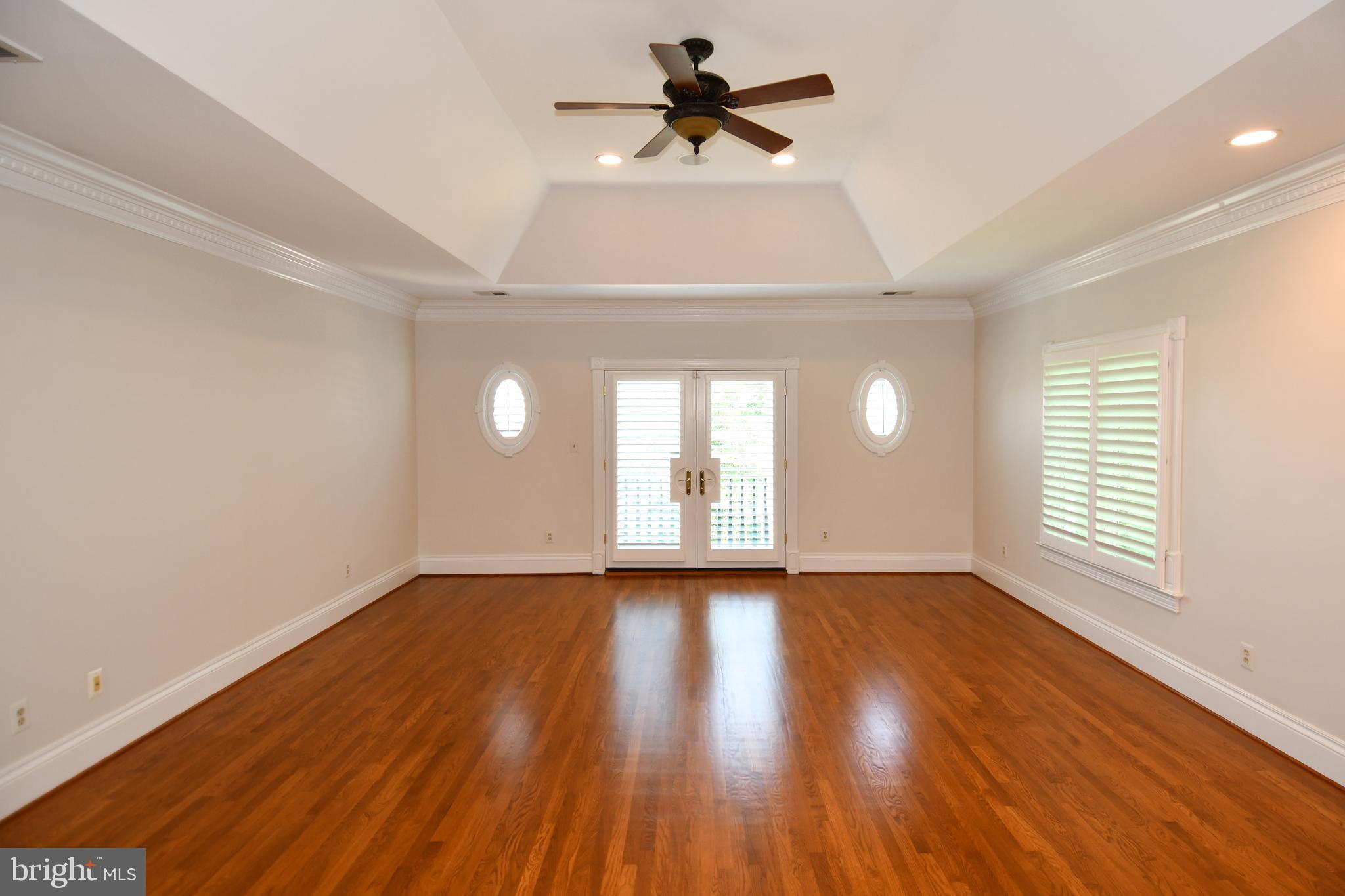 7808 Southdown Road Alexandria, VA 22308 - Photo 72 of 99 Top level bedroom with ensuite full bath