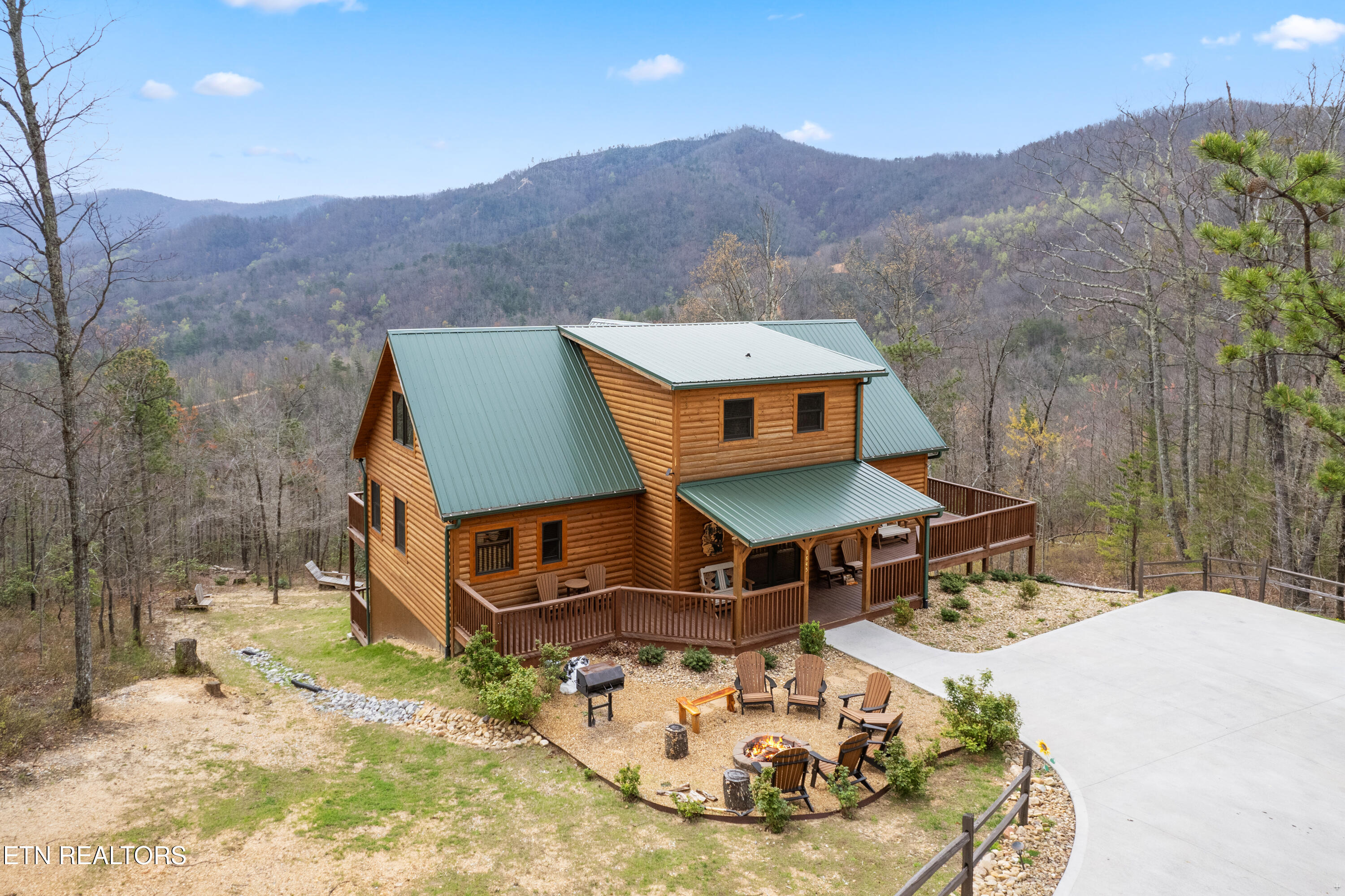 1845 Pinestand Ridge Way Sevierville, TN 37862 - Photo 2 of 53 + Air-6