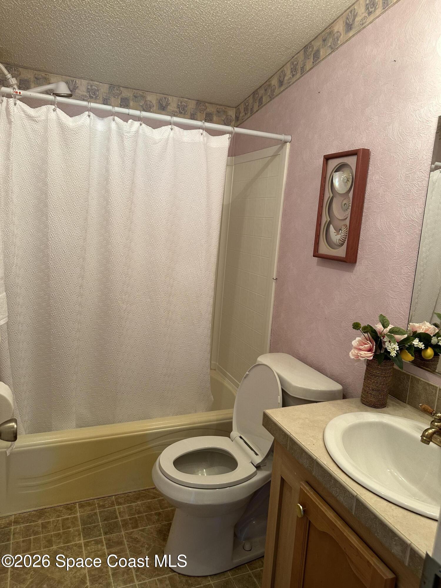 7530 Agawam Road Micco, FL 32976 - Photo 4 of 16 Guest Bath