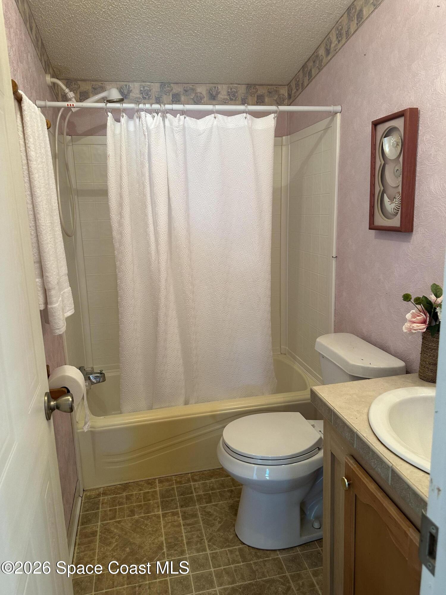 7530 Agawam Road Micco, FL 32976 - Photo 6 of 16 guest bath