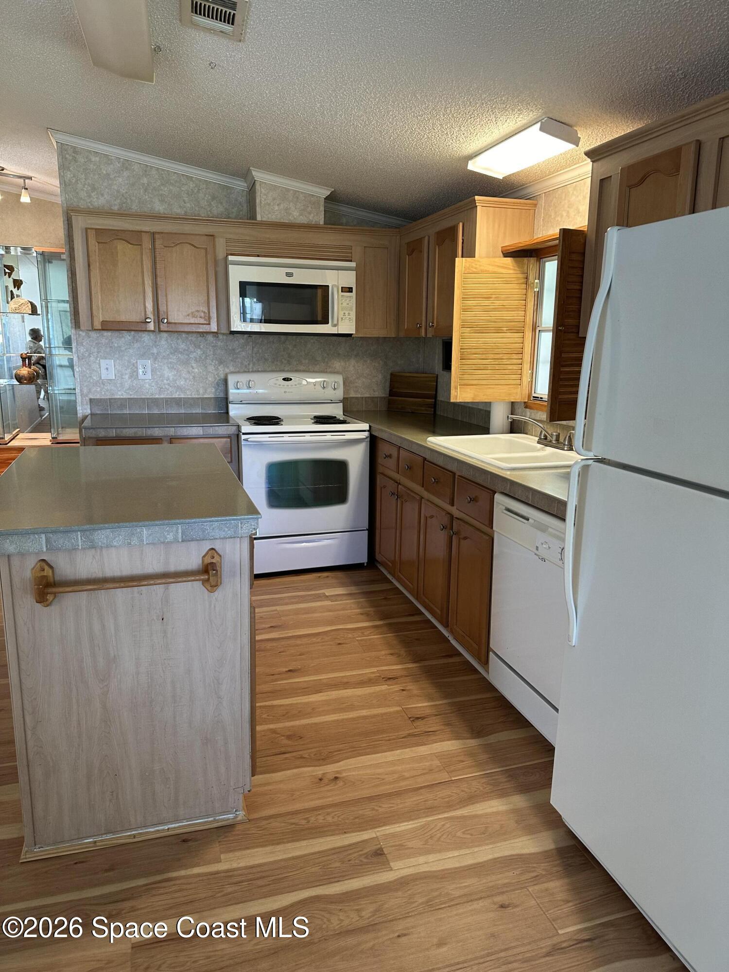 7530 Agawam Road Micco, FL 32976 - Photo 8 of 16 kitchen