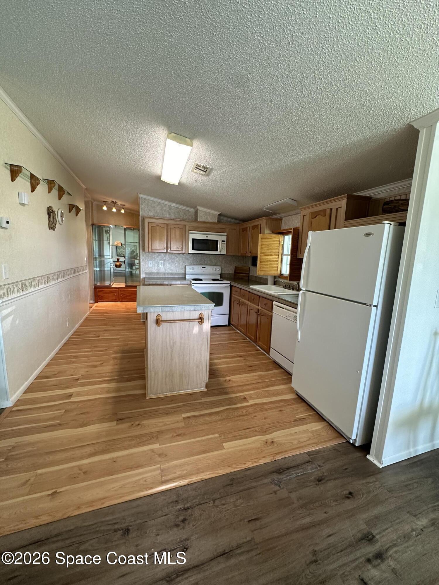 7530 Agawam Road Micco, FL 32976 - Photo 9 of 16 Kitchen