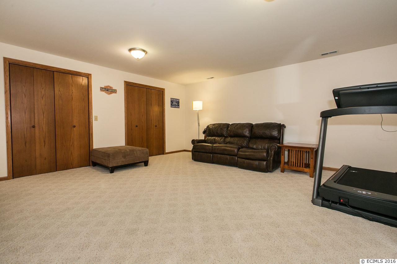 2185 Trenton Road Dubuque, IA 52002 - Photo 18 of 25 Gallery Image 18