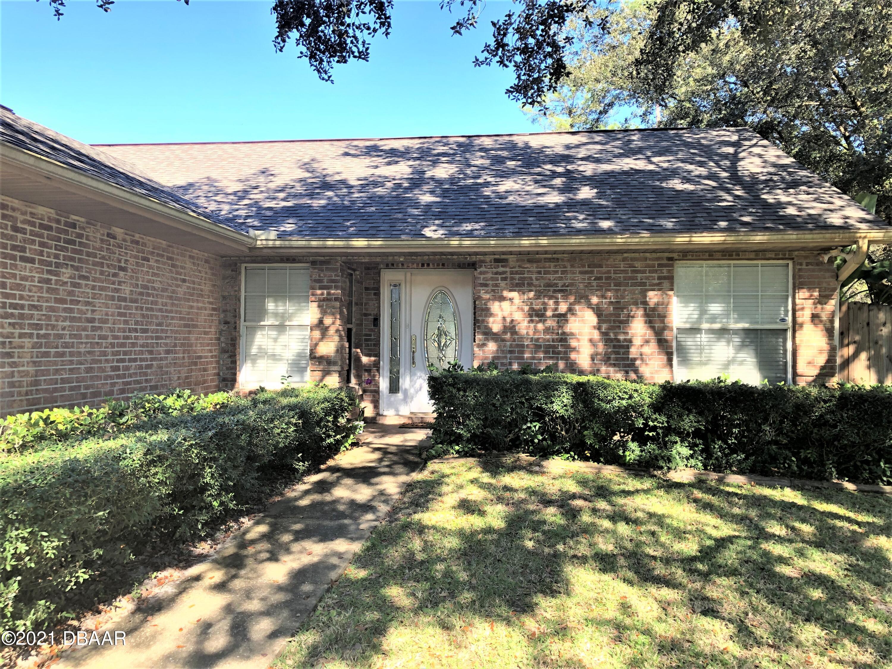 1895 Old Daytona Road DeLand, FL 32724 - Photo 2 of 32 IMG_9781 (1)c